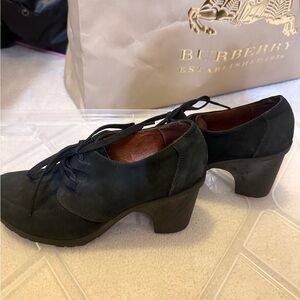 Black Lace-Up Heeled Shoes